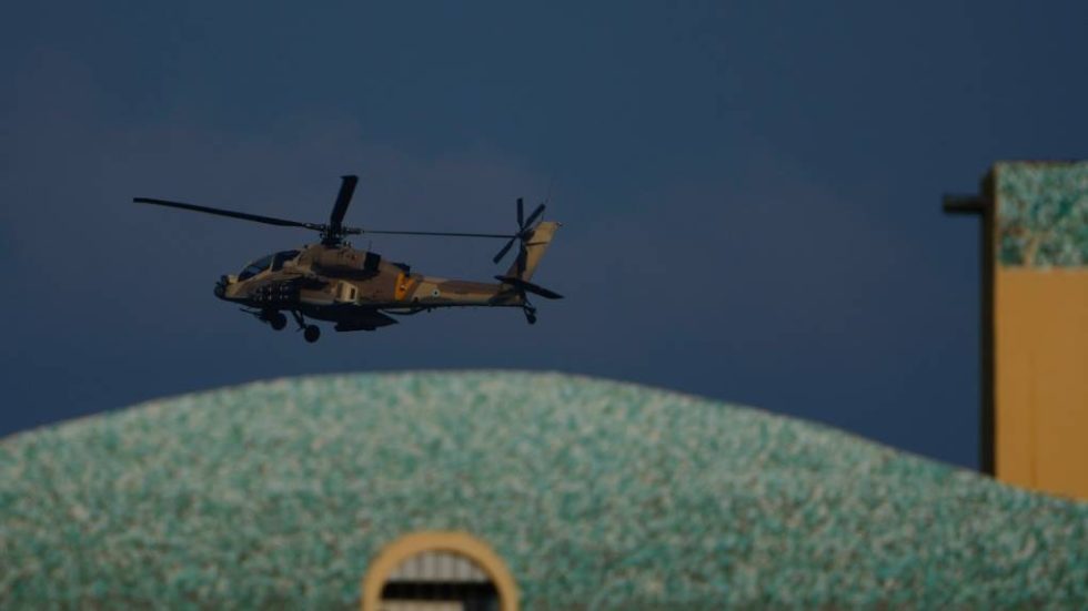 Apache πάνω από το Ισραήλ